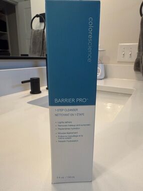NWT Colorescience Barrier Pro 1-Step Cleanser — Blue